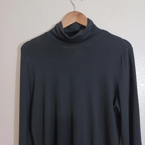 SET OF Ralph Lauren & Investments Women's Black Turtleneck Tops Size Large 2 Ct. - Picture 2 of 8
